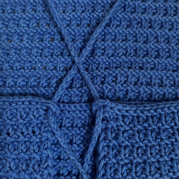 Crochet tank top - Picture 2 of 3